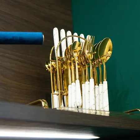 Aries Готель типу 